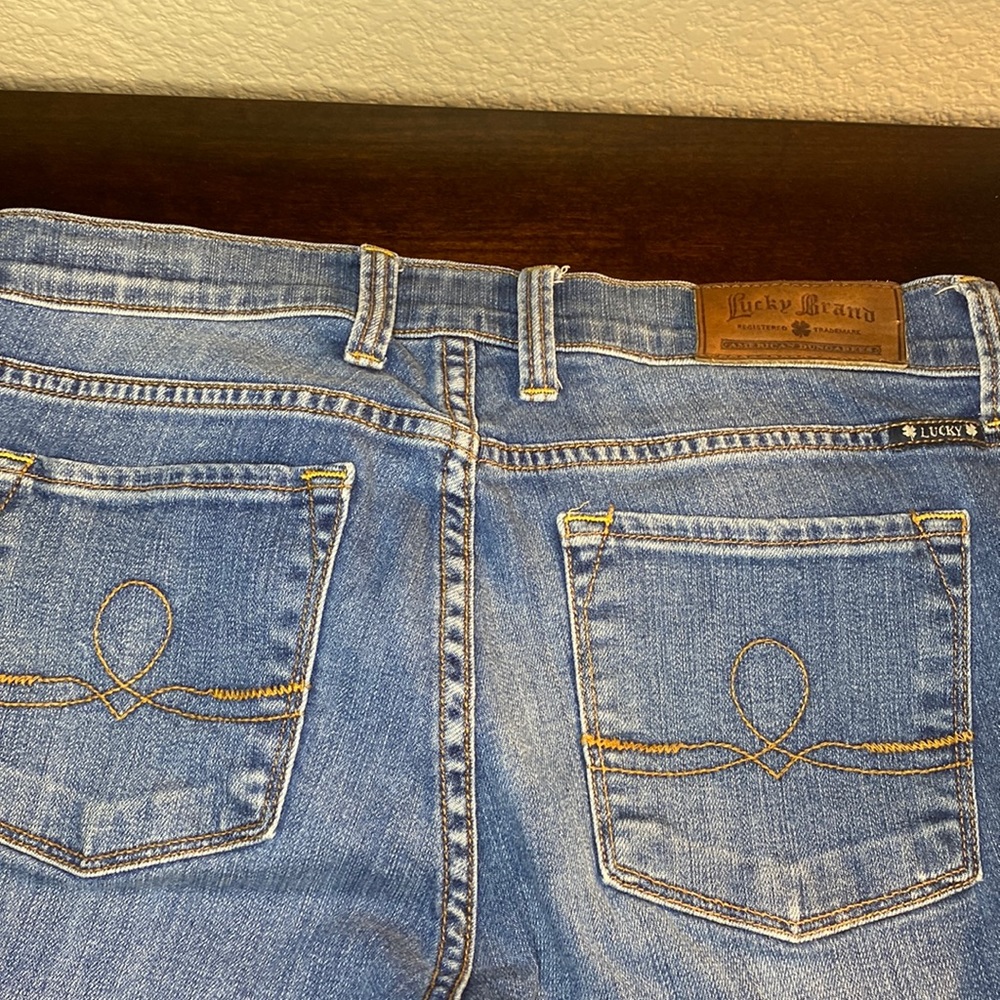 Lucky Brand fade blue jeans
